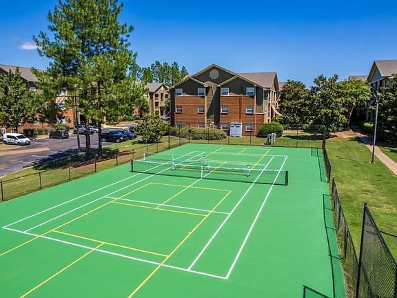 New pickle ball courts