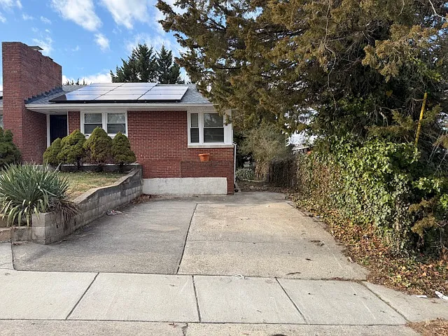 6 bed, 2.5 bath, 2514 sqft, $3,500 — Photo 3