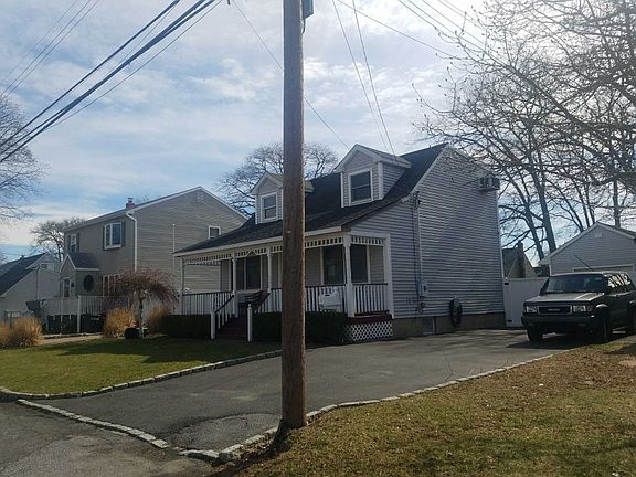 4th image of 222 Audley Ct