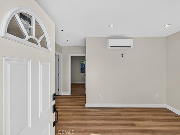 3rd image of 8953 Woodley Ave