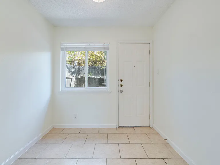 3404 Willowrun Cv #C — Photo 12