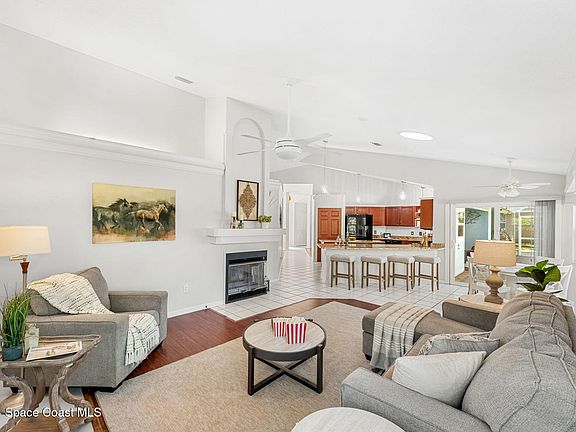 4th image of 3710 Trout Island Pl