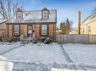 9517 Jackson Ave, Brookfield, IL 60513