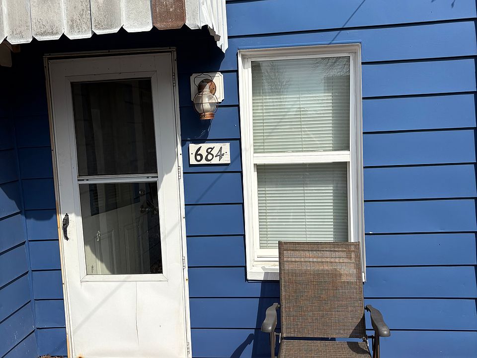 1st image of 676 E 3rd St #684