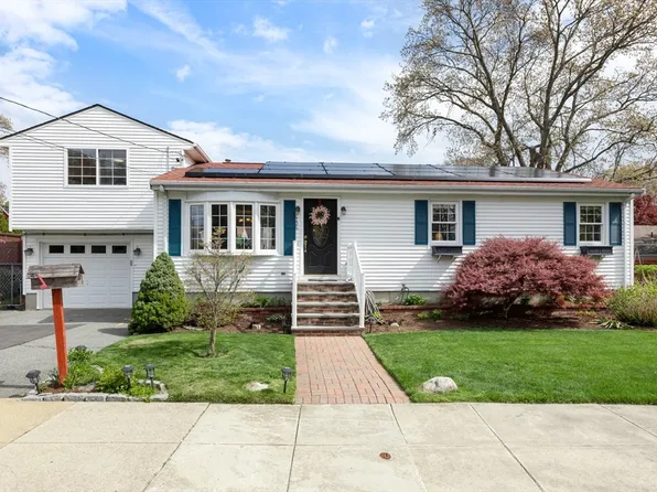 706 Lawton St, Fall River, MA 02721