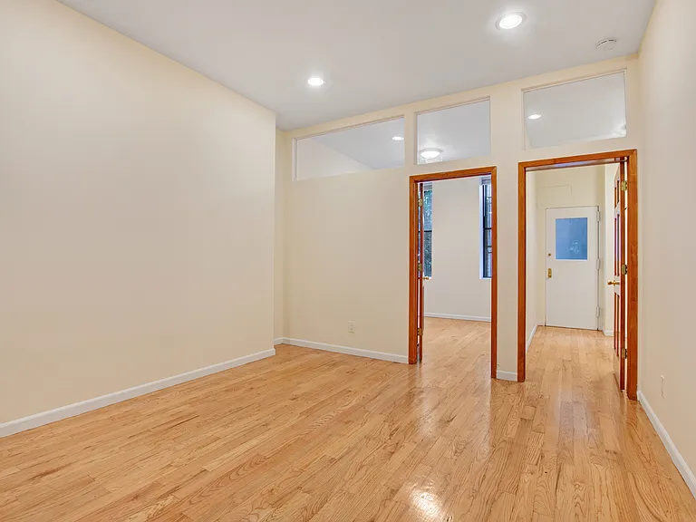 529 E 13th St #1A — Photo 3