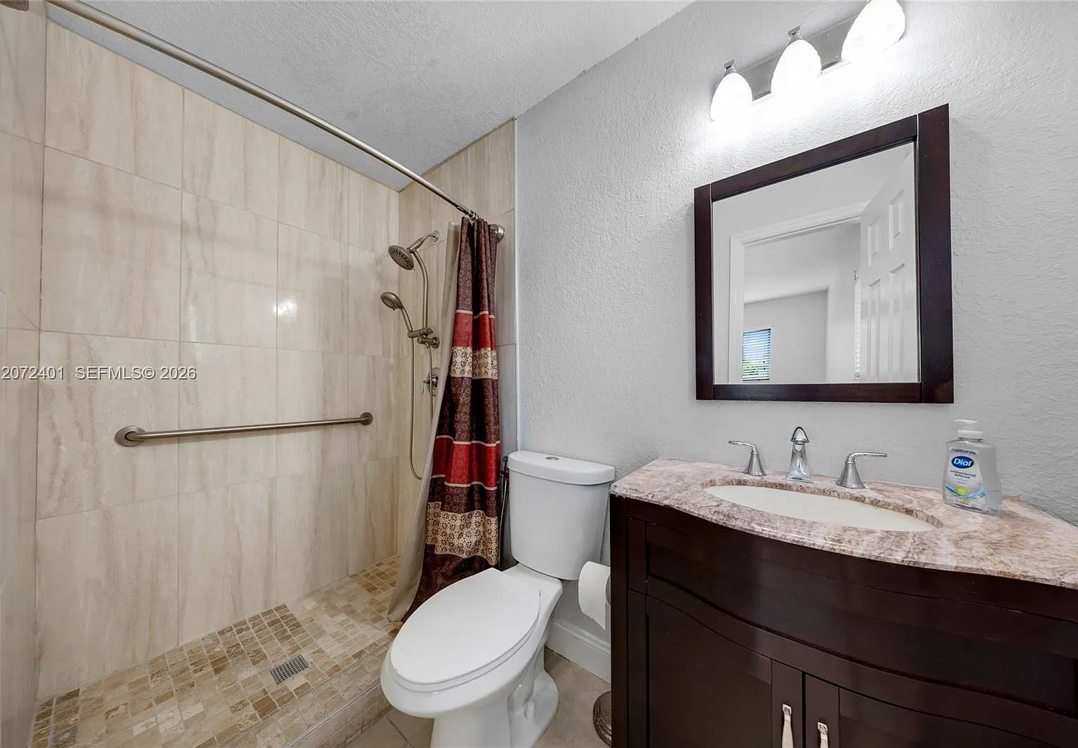 3 bed, 1144 sqft, $4,000 — Photo 3