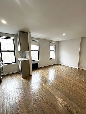 2nd image of 130 Fort Washington Ave #4M
