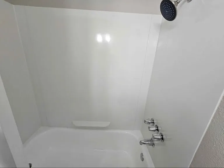 400 E Union St #2 — Photo 4