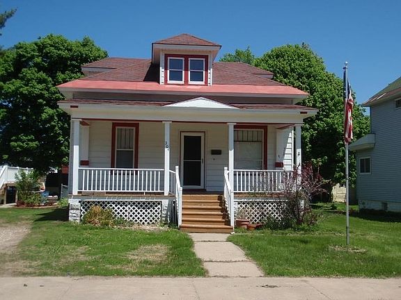 4th image of 304 W Superior St