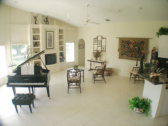 4th image of 12309 Lakeridge Falls Dr