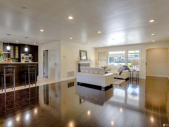 5th image of 560 31st Ave