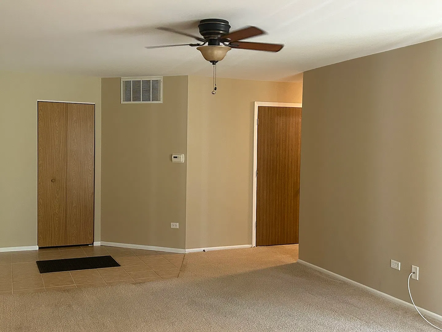 1 bed, 900 sqft, $1,900 — Photo 3
