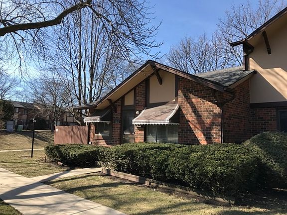 4th image of 1S232 Dillon Ln