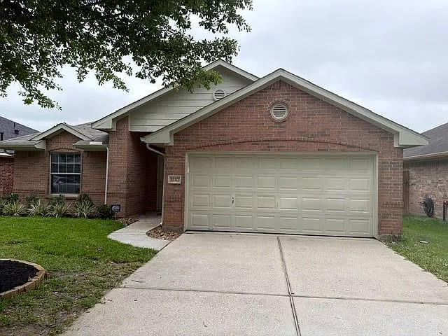 Building Photo - 32327 Cross Spring Park Ln