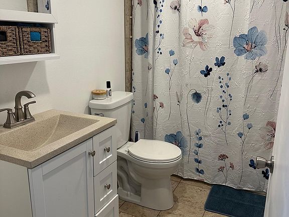 3rd image of 1109 High St