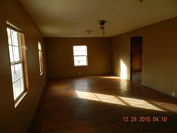 3rd image of 108 Bloomsbury Ave