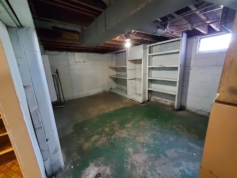 ADDITIONAL SPACE IN BASEMENT, PLUS WASHER/DRYER CONNECTIONS IN BASEMENT