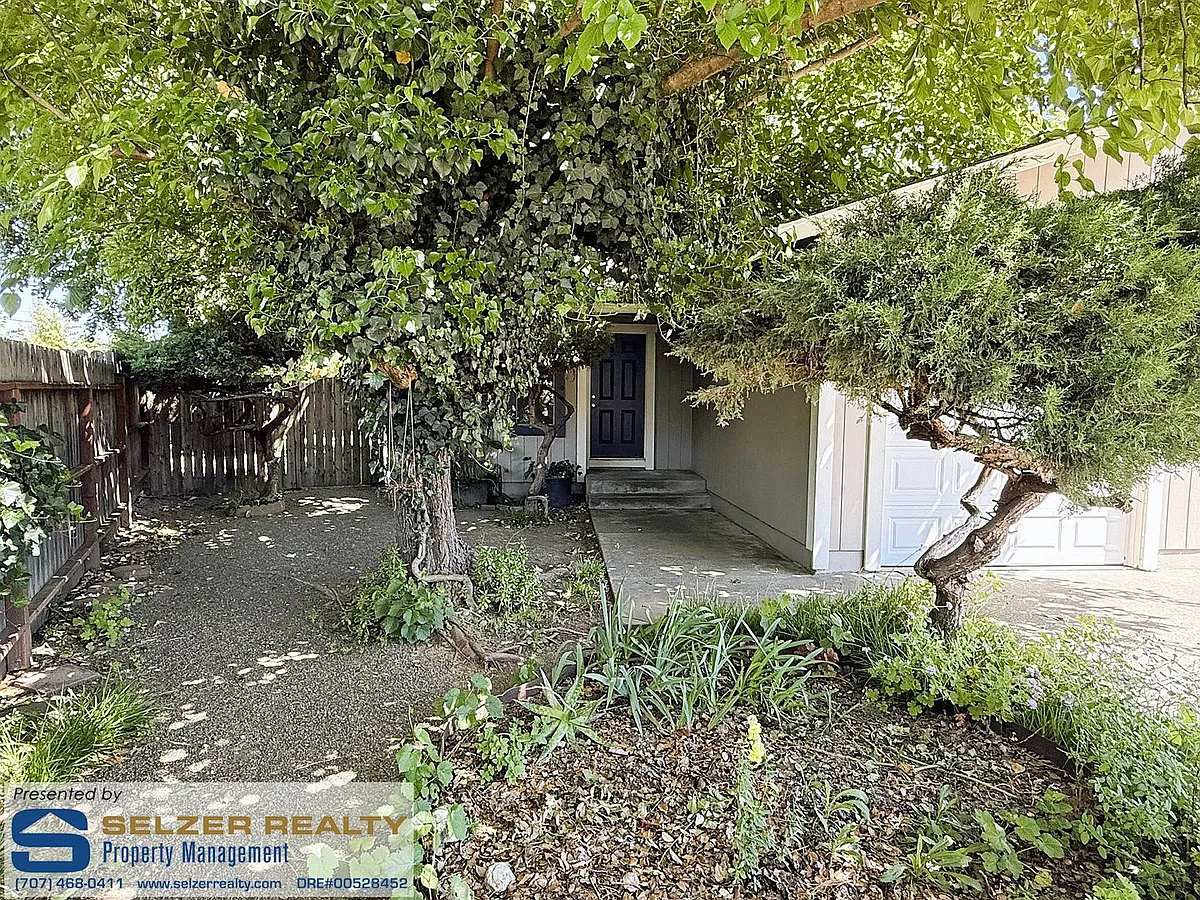 Building Photo - 1500 Riesling Ct