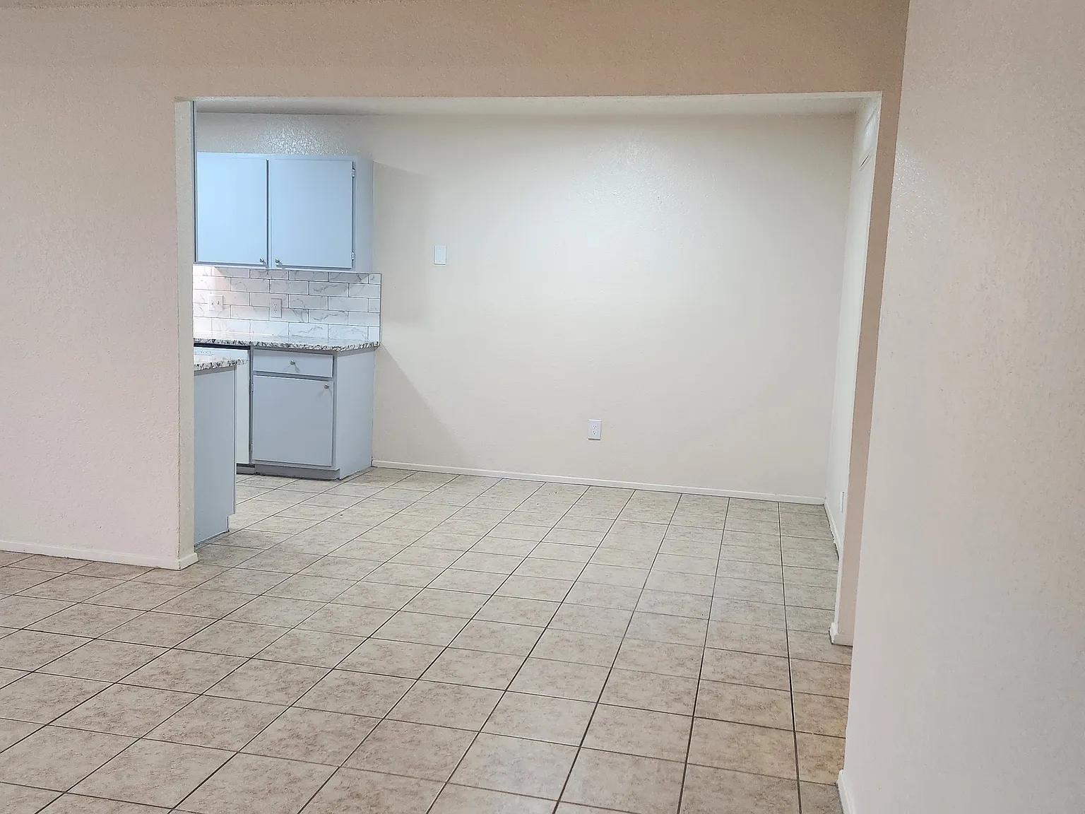 2 bed, 1.5 bath, 970 sqft, $1,595 — Photo 4