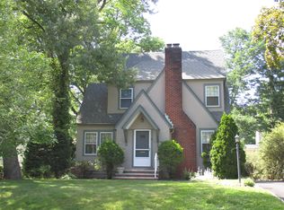 18 Winding Way, Verona, NJ 07044