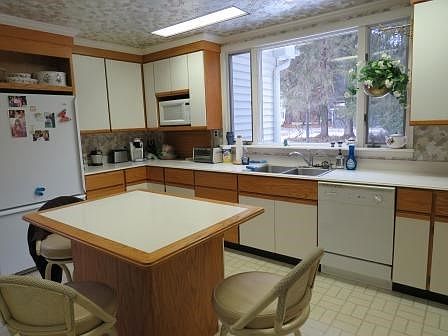 5th image of 600 N Perry St