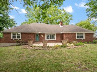 1150 NE Colbern Rd, Lees Summit, MO 64086