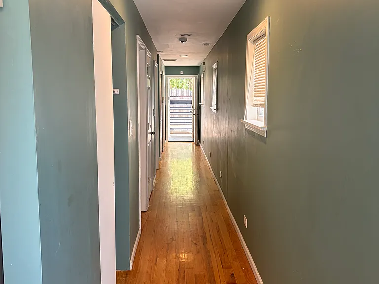 5905 S Indiana Ave #1 — Photo 8