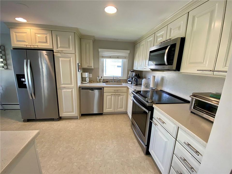 83 Eustis Ave, Newport, RI 02840 Zillow