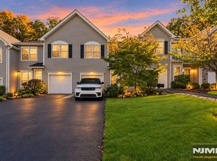489 Green Mountain Rd, Mahwah, NJ 07430
