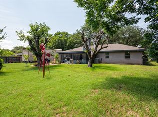 1229 Surry Place Dr, Cleburne, TX 76033