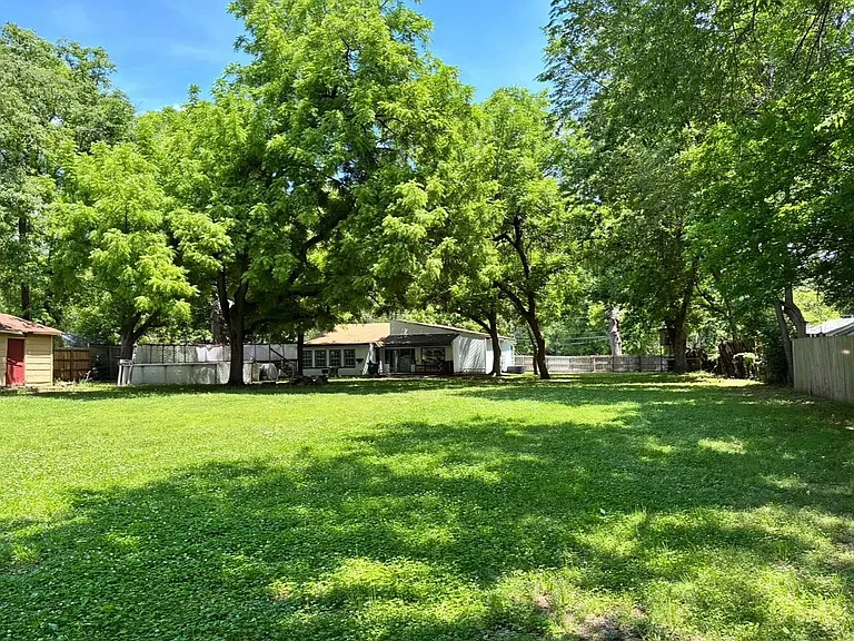 5212 S Columbia Pl — Photo 2
