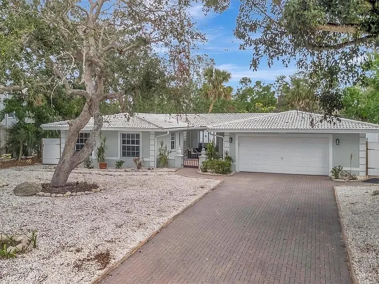 567 Venice Ln — Photo 14