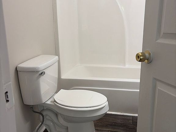 4th image of 56 Jefferson St