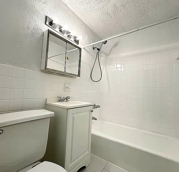 330 E 100th St #3C — Photo 6