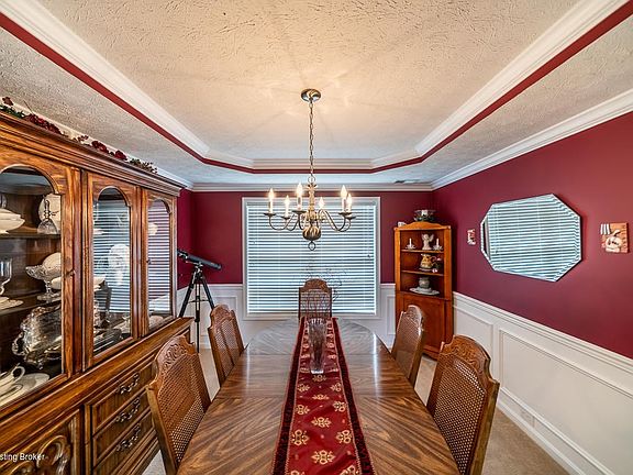 2210 Carabniner Way Lville-2