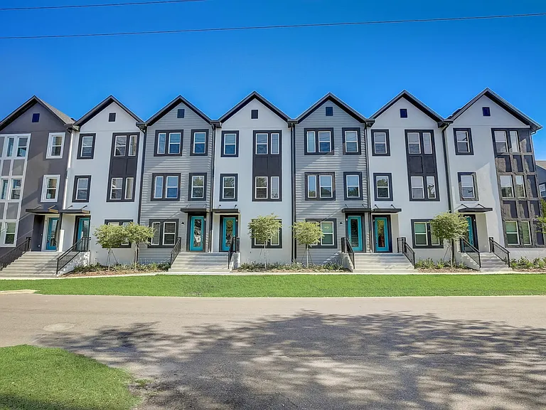 Monterey Townhomes — Photo 15