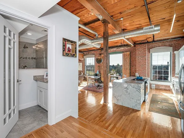 491 Dutton St #517, Lowell, MA 01854