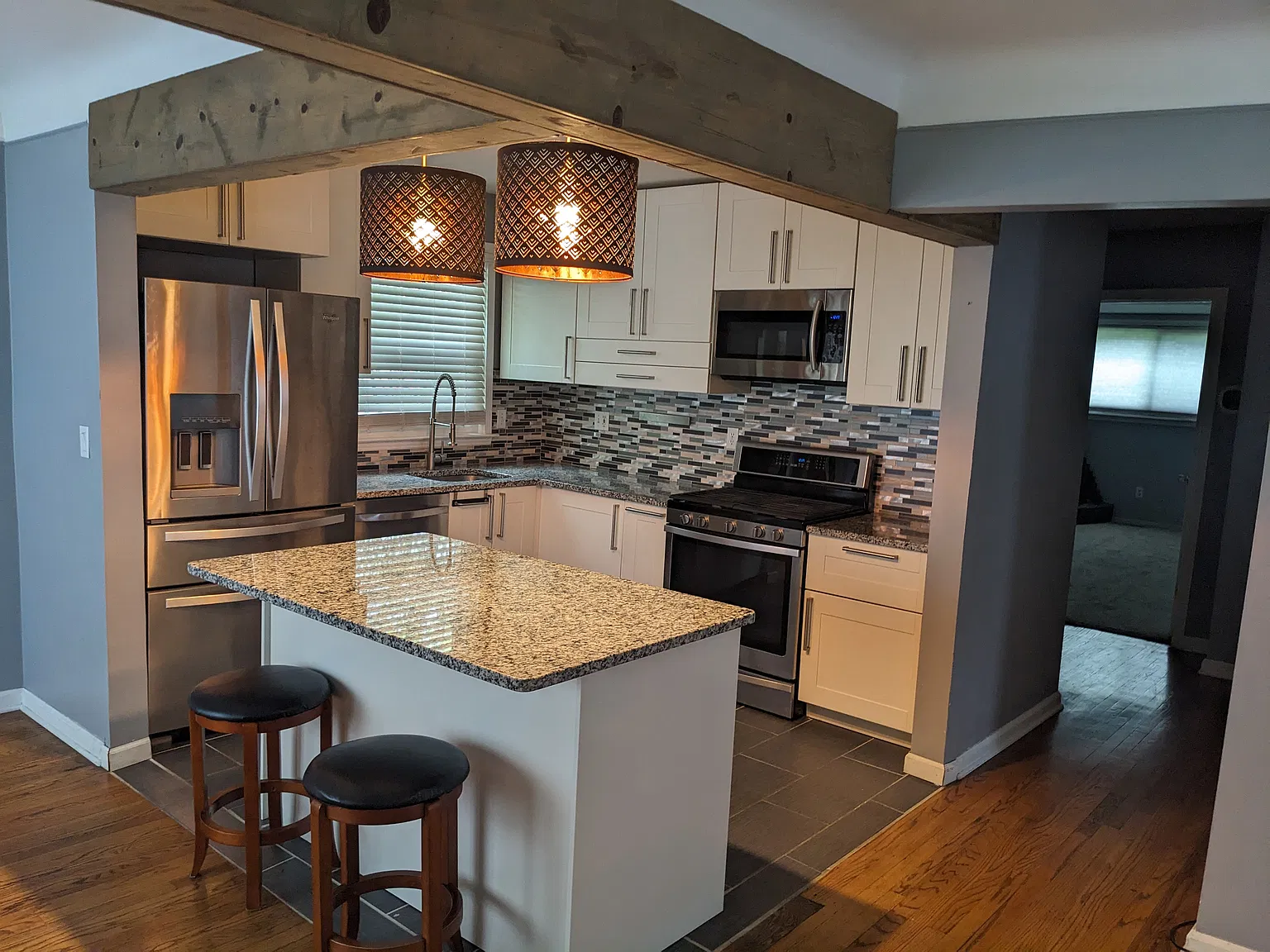 2 bed, 1900 sqft, $2,300 — Photo 2