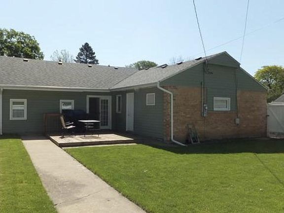 3rd image of 3820 Buckingham Dr
