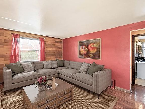 2nd image of 716 McArthur Dr