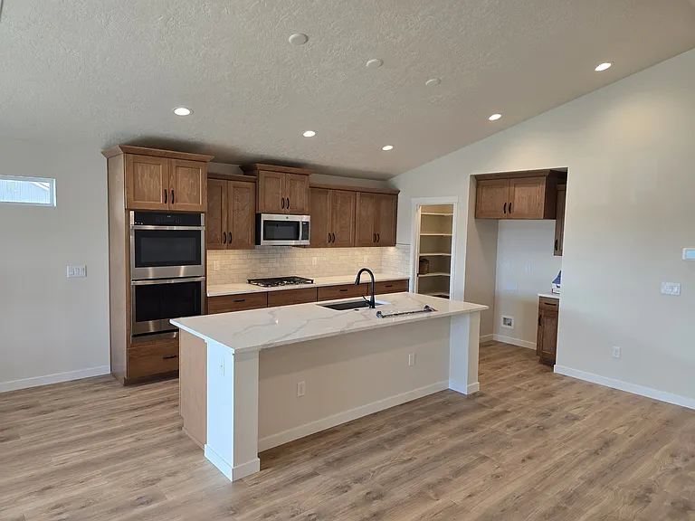 4415 Belethor Ave — Photo 3