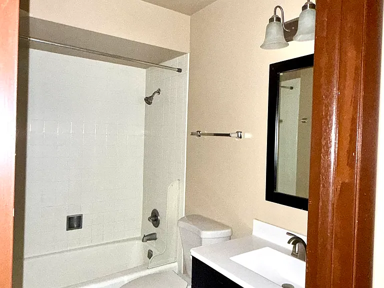 4530 Prairie Ave #C — Photo 9