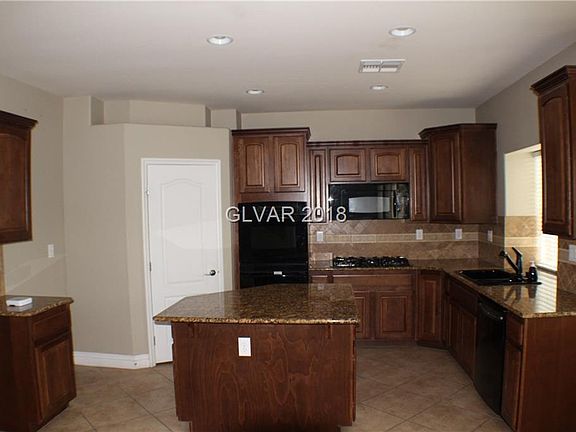 4th image of 8061 Glimmerglass Ave