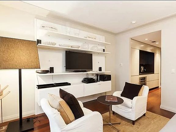 4th image of 55 Wall St APT 808
