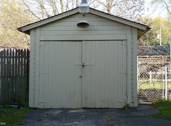 4th image of 3145 Pine Hollow Dr
