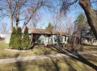 1221 Mulberry St, Yankton, SD 57078
