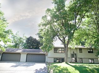 13009 James Ave S, Burnsville, MN 55337