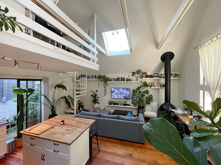 496 Duboce Ave — Photo 4