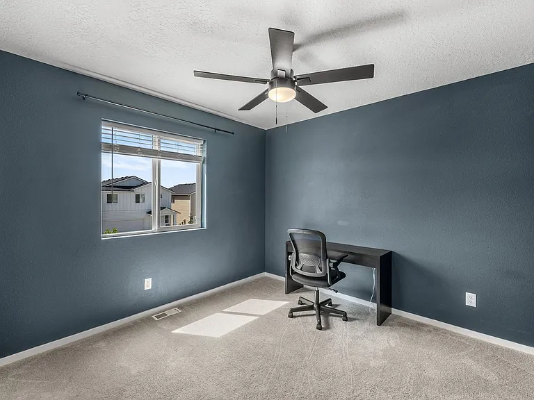 4440 W Bedford Ave — Photo 20